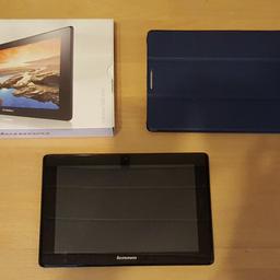 Hallo verkaufe hier mein gebrauchtes Lenovo Tab A10-70 Lte.

Lenovo A10-70 25,7 cm (10,1 Zoll HD-IPS) Media Tablet (MediaTek 8121 Quad-Core Prozessor, 1,3GHz, 1GB RAM, 16GB eMMC, GPS, 2MP + 5MP Kamera, Touchscreen, Android) midnight blau

Bildschirmauflösung: 1280 x 800 Pixel

Tablet wurde kaum genutzt uns ist somit in einem sehr guten technischen sowie äußerlichen Zustand. Wurde immer mit Hülle und Schutzfolie genutzt.

Die Hülle gibt es mit dabei. Der Versand erfolgt versichert.

Festpreis!