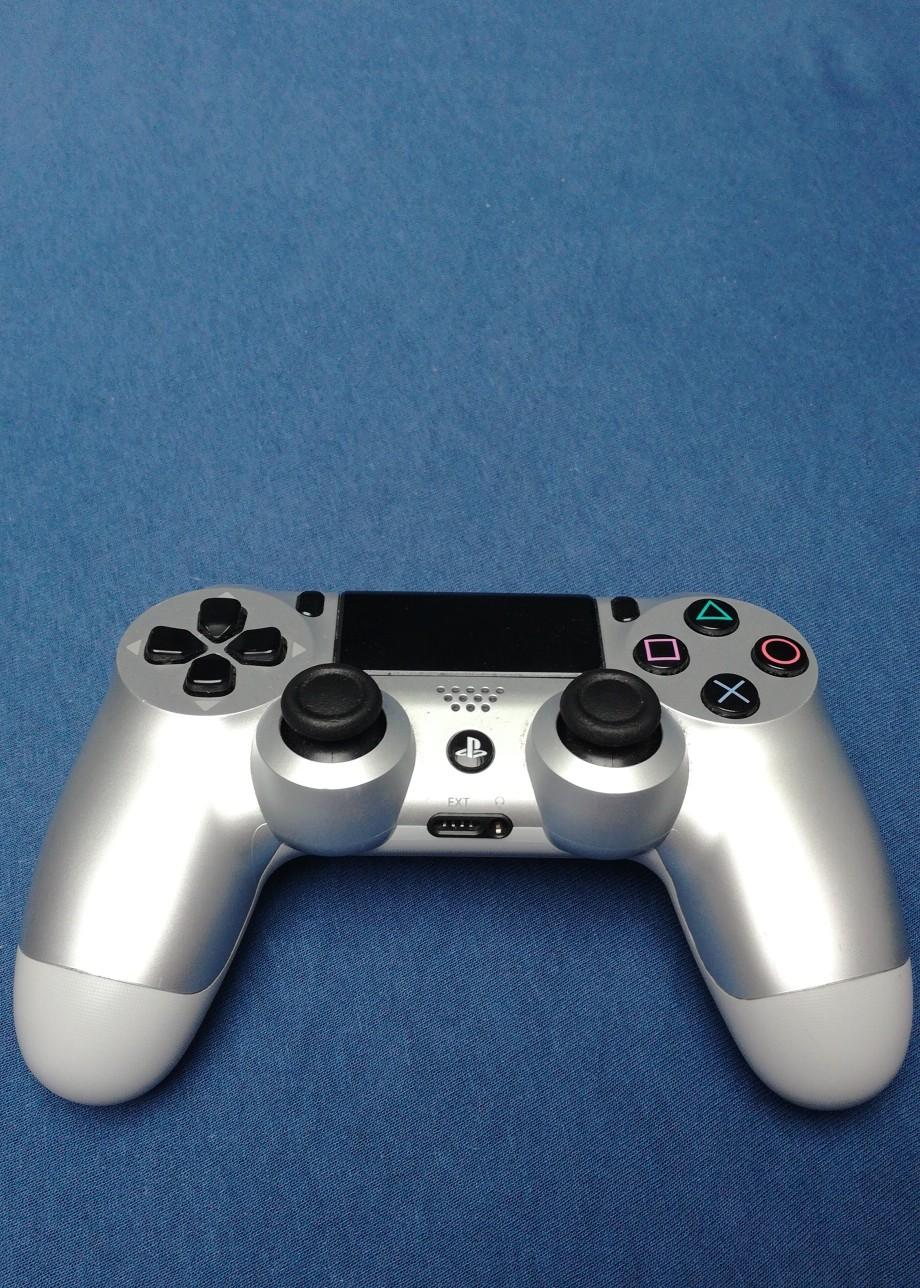 Playstation 4 originall controller silber in 52080 Aachen für 25,00 ...