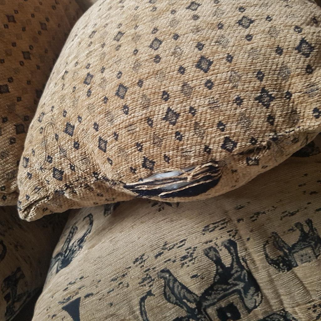 ZU VERSCHENKEN!! Couch afrika style in 68167 Mannheim für 1,00 € zum