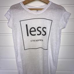 Säljer min T-shirt från Stradivarius i storlek S med texten "less is the New more". Nypris 179kr.