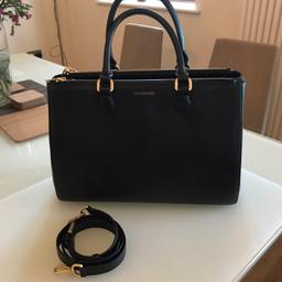 As new real leather bag
Beautiful bag good size
3 compartments 2 with zip closer also small phone holder and zip fastening inner side pocket .
Excellent condition
07920041180