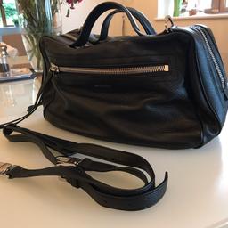 Lovely soft black leather bag
New with tags
Unwanted gift
Includes dust bag
07920041180
See all my posted items
I have 0ver 10 bags
I got too many need to make room
07920941180
