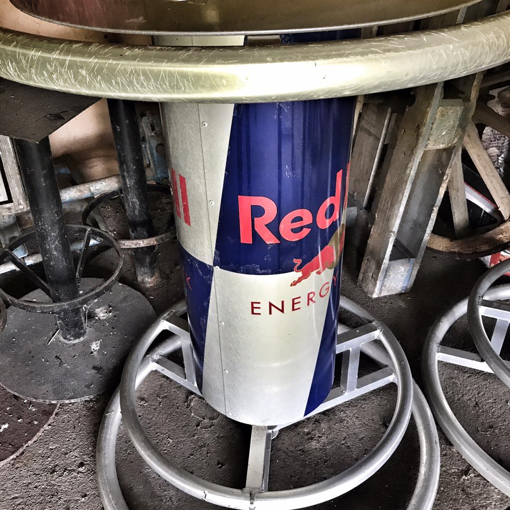 original Red Bull Stehtisch Bartisch in 4020 Linz für € 385,00 zum