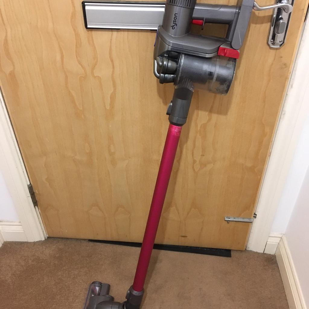 Dyson DC44 Animal Cordless Vacuum in TW16Thames für 165,00 £ zum