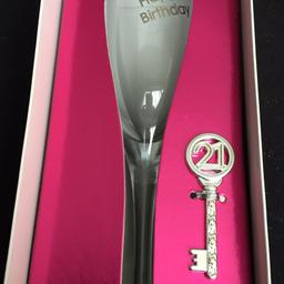 21st Birthday champagne flute with key
New in box
Collect Islington