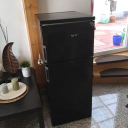 Schwarze Kühl-Gefrierkombi der Firma Privileg für 50€ VHB.

Kühlschrank war einige Jahre nicht in Gebrauch, ist jedoch noch funktionsfähig und wird vor Abholung gereinigt.

Nur Selbstabholung!