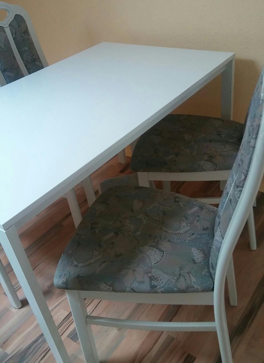 Tisch mit 4 Stühle in 53545 Linz am Rhein für 120,00 € zum Verkauf ...
