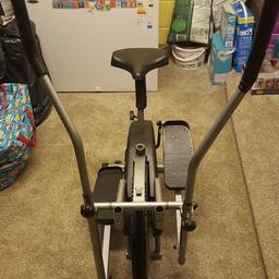 MSC00097 cross trainer in good condition
