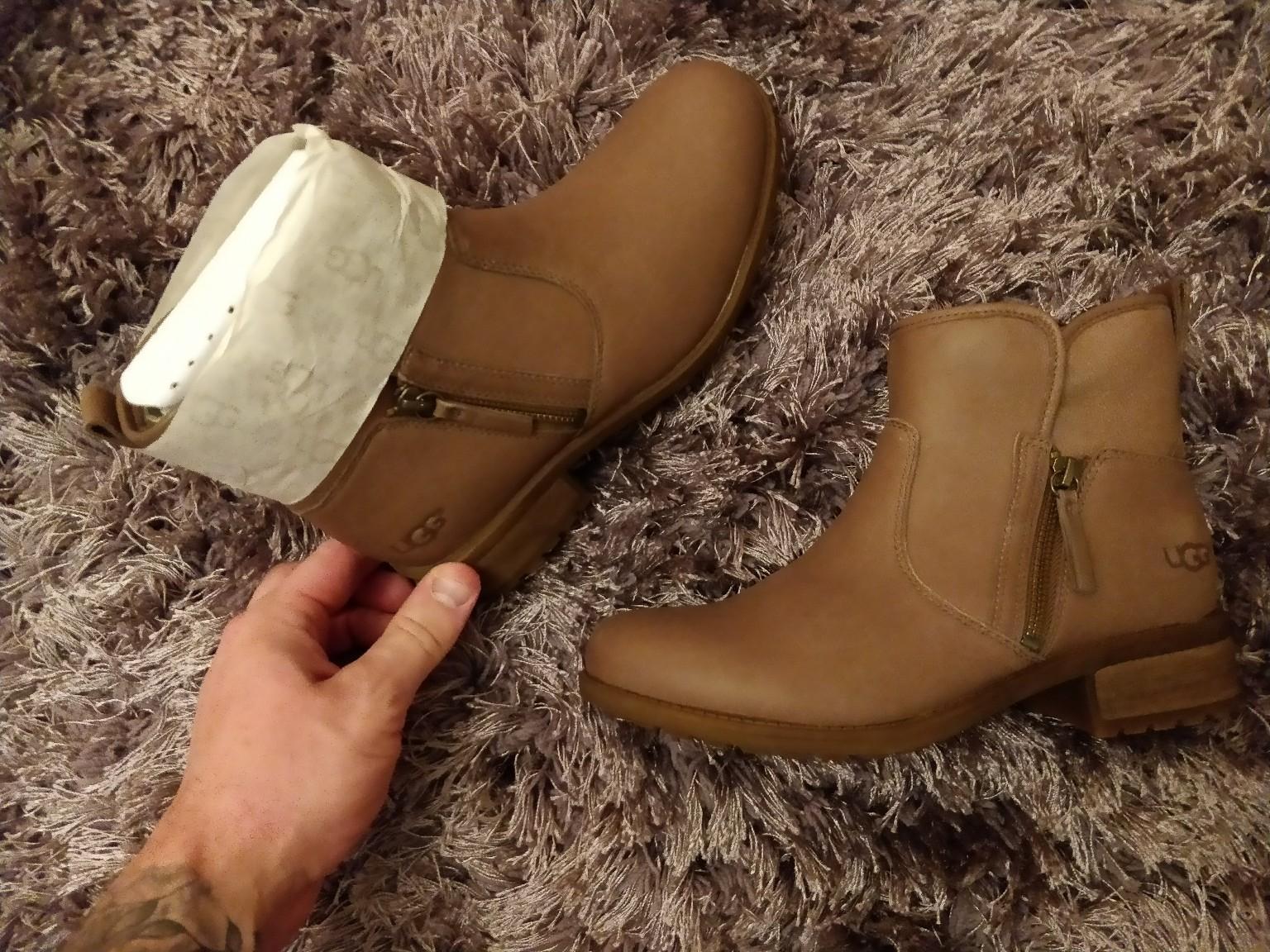 Ugg hotsell lavelle camel