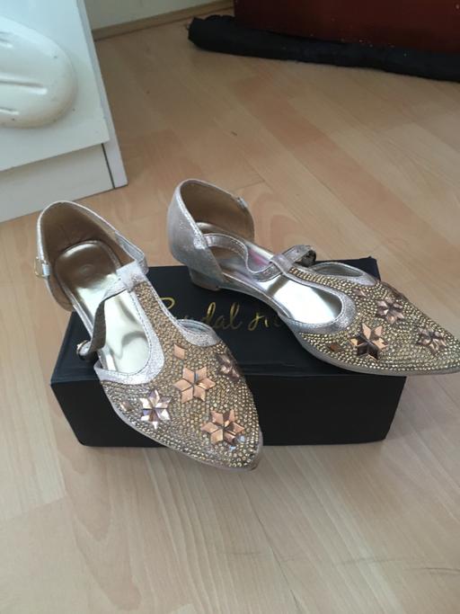 Buy & Sell West Midlands Birmingham - Photos for Gold sparkle shoes