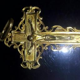 crocifisso in oro 18 KT
peso 9 g.
marcato Vicenza