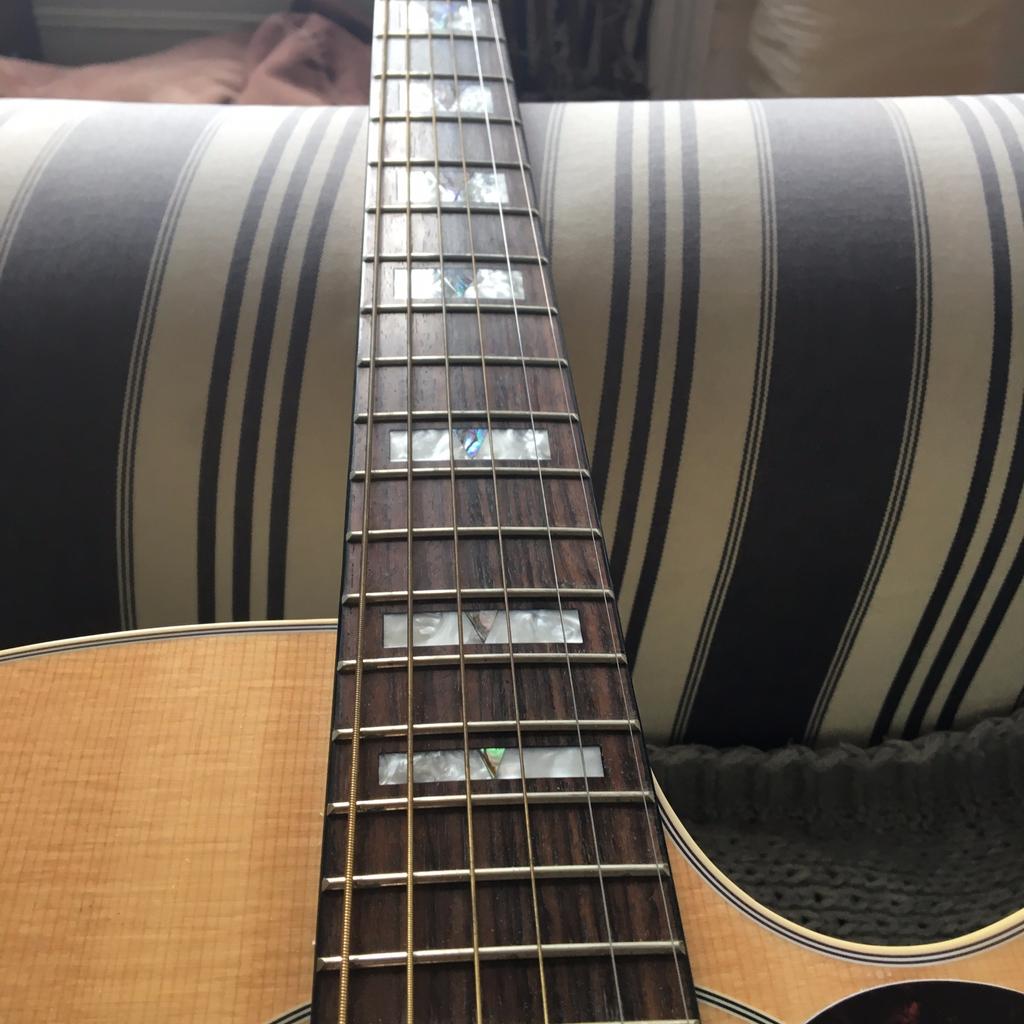 Takamine EG523SC Electro Acoustic Guitar in SW8 London für 340,00 £ zum ...