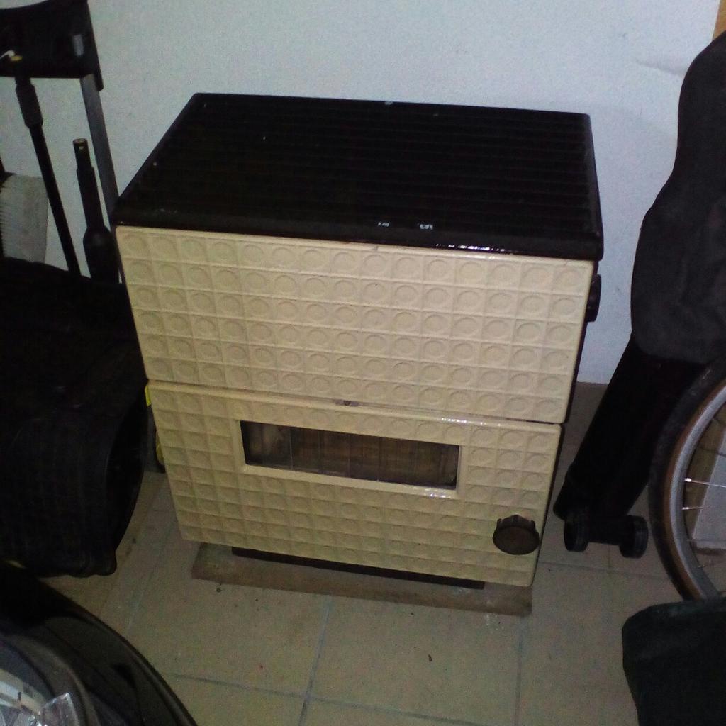 Holzofen, kaum gebraucht in 6834 Übersaxen für 70,00 € zum Verkauf