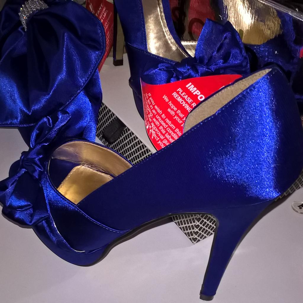 Sapphire blue hot sale heels