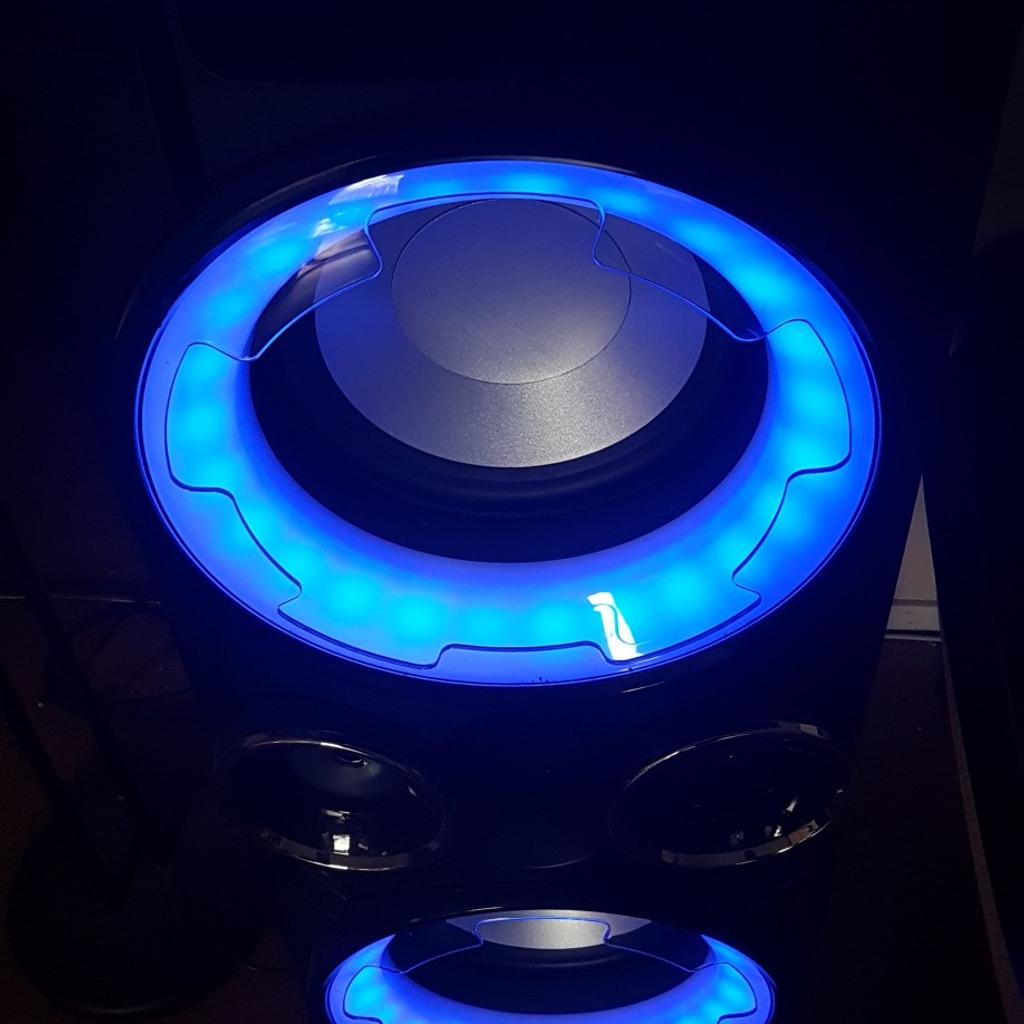 Amadeus giga party store speaker