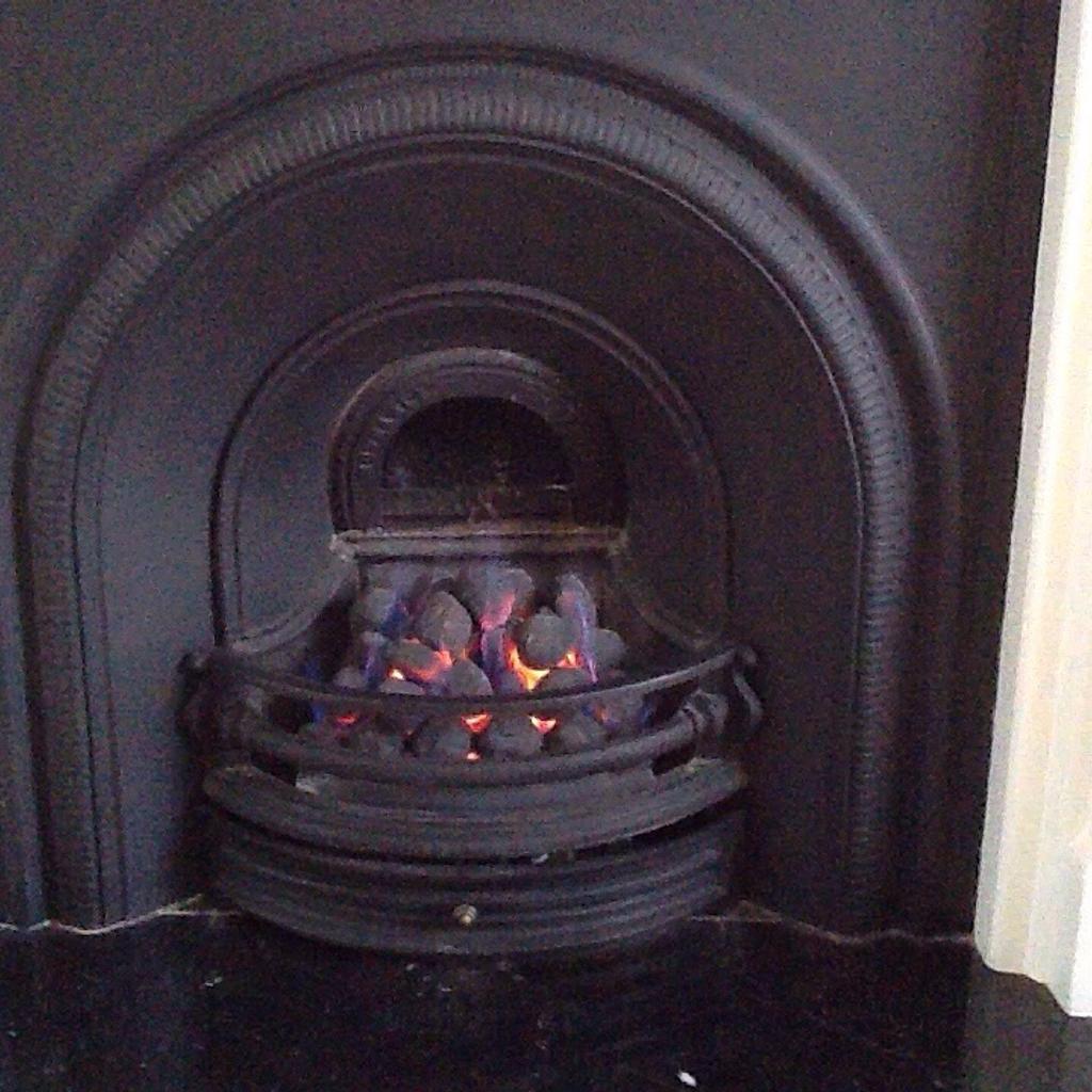 Cast Iron Fire Back and Gas Basket Fire in FY6Fylde for £50.00 for