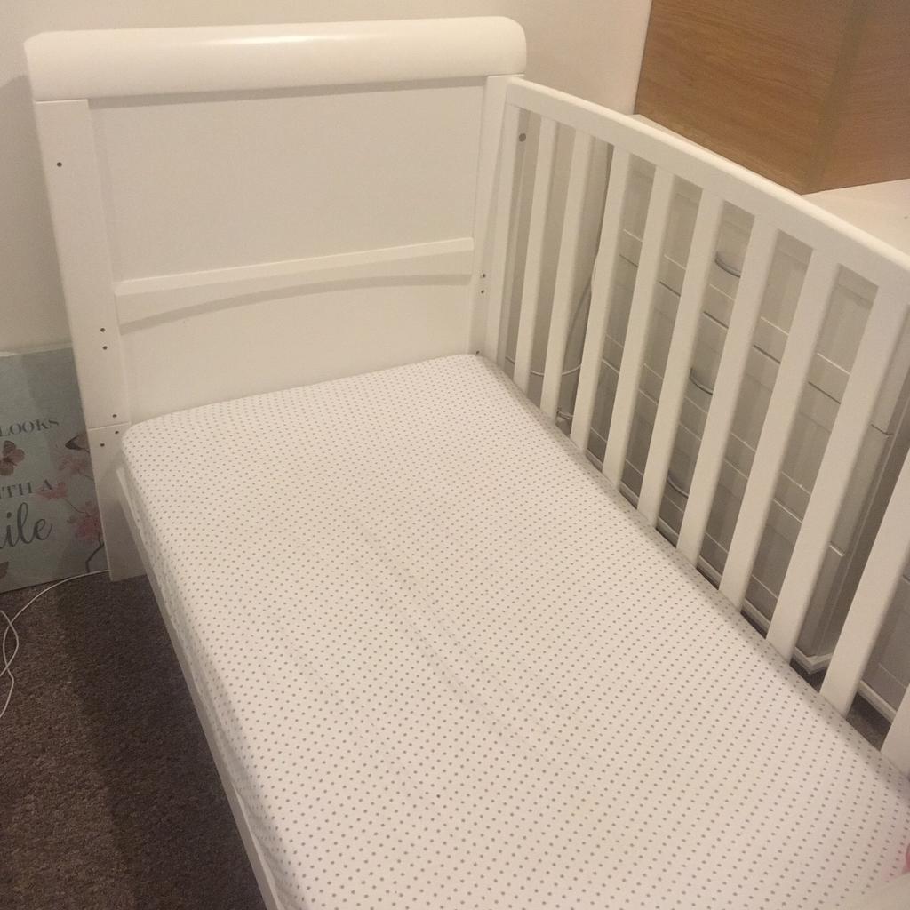 Babies r us tuscany cot outlet bed