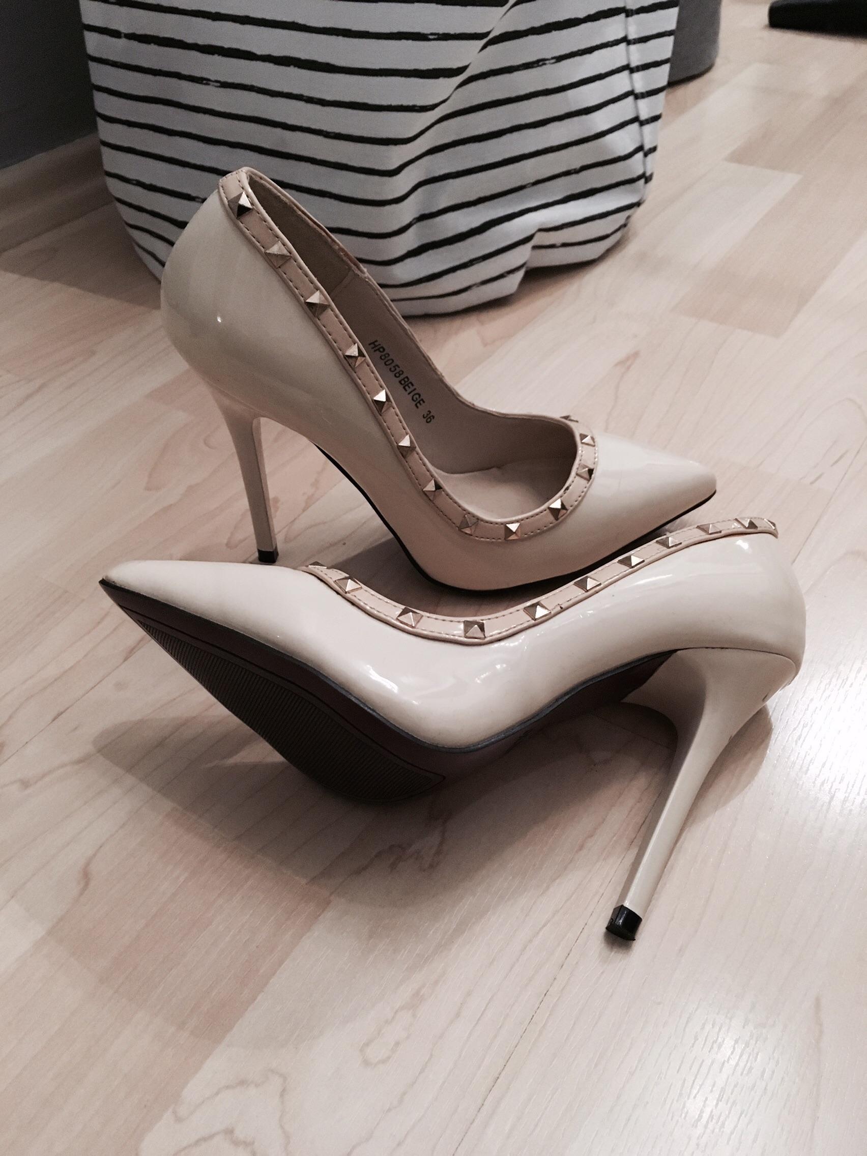 Pumps Mit Nieten In Nude In Plauen F R Zum Verkauf