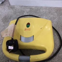 Used Yellow Sandwich Toaster in excellent condition and from non smoking household.