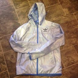 Lightweight jacket never been worn 
Men's small or boys age 14/15