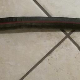 Damen-Trachtengürtel, Länge 75 cm, Leder, dunkelgrün mit rotem Streifen. Bei Versand kein Umtausch.