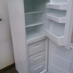 Oben Kühlschrank
unten Tiefkühler