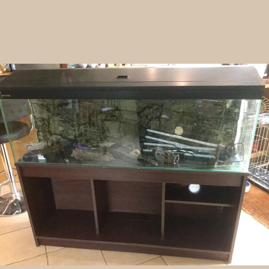 4 foot fish tank and stand in CH5 4UT Connah's Quay für £ 100,00 zum ...