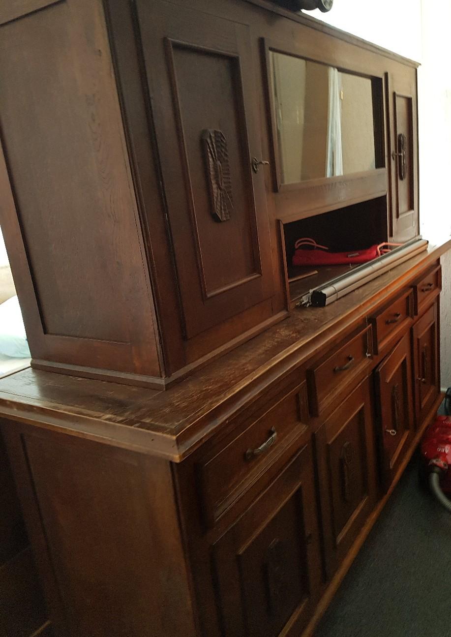 Schrank alt massiv zu verschenken in 42659 Solingen für gratis zum
