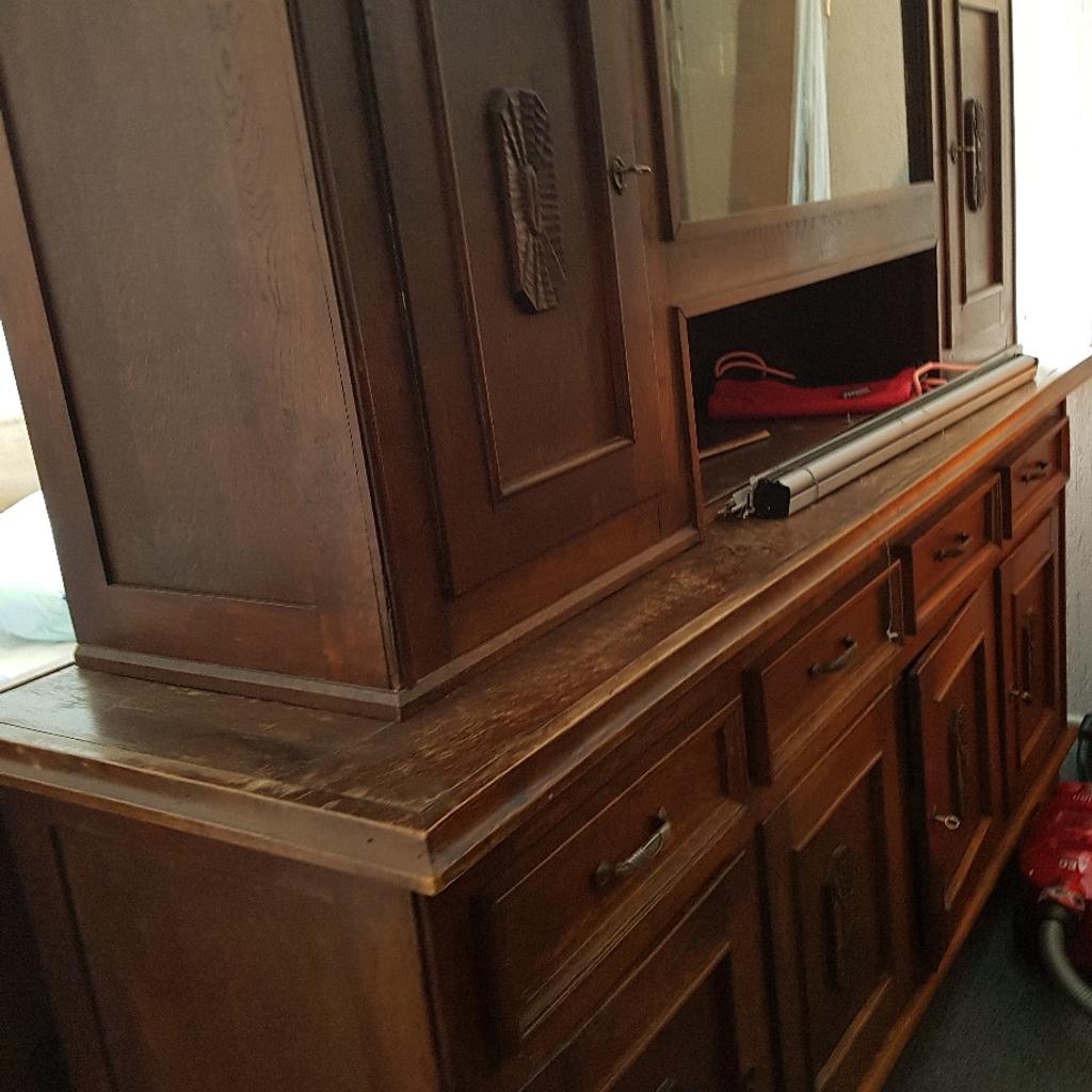 Schrank alt massiv zu verschenken in 42659 Solingen für gratis zum