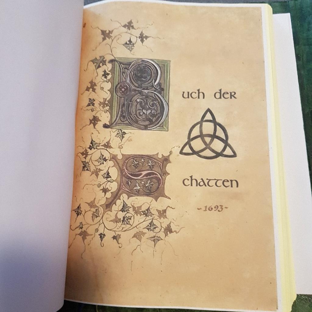 Charmed Buch der Schatten in 67227 Frankenthal (Pfalz) für 100,00 € zum