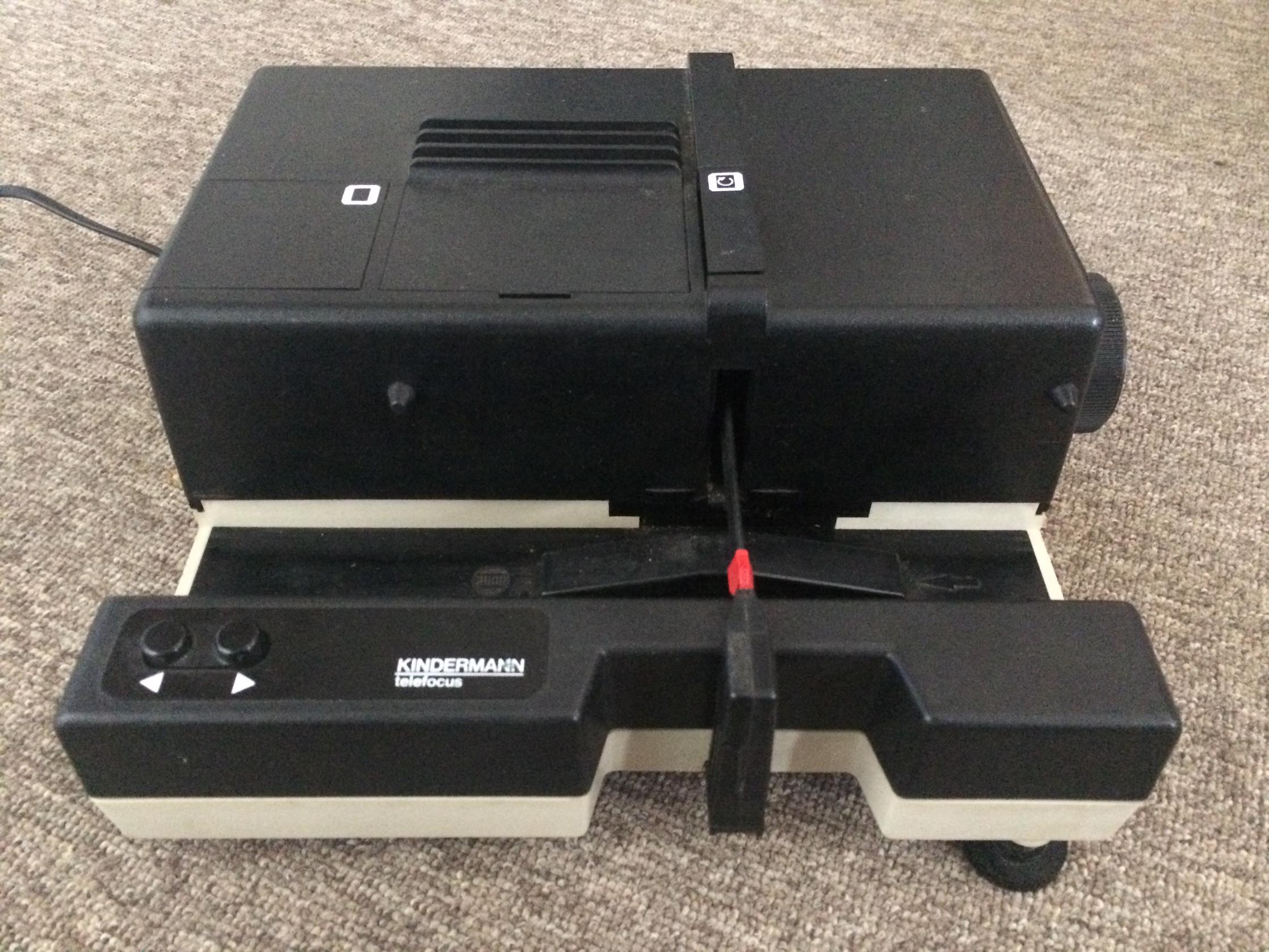 Diaprojektor Kindermann telefocus, Slideproj. in 66424 Homburg for €35. ...