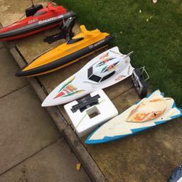 There are 4 boats none have battery’s or chargers they all have handsets apart from the boat in the last picture that has nothing just bare bones and it needs a paint job all the others have engines and receivers but spares or repairs good condition.NO TIMEWASTERS!!!!!!