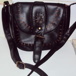 Women's Black crossbody handbag
In a good condition