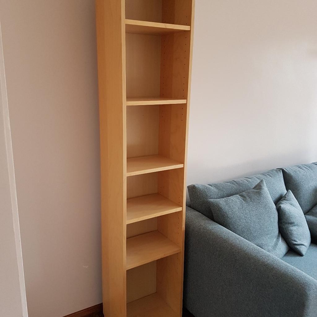 Tall oak veneer shelf. Bookcase. in KT3 Malden für £ 5,00 zum Verkauf