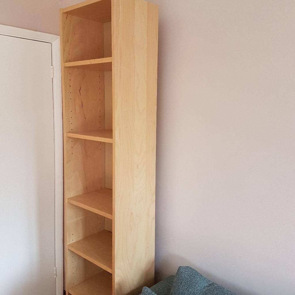 Tall oak veneer shelf. Bookcase. in KT3 Malden für £ 5,00 zum Verkauf