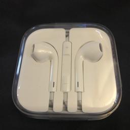 Official Apple EarPods / headPhones with Jack
Came with one of my old iPhones, I no longer have the phone, I use Bluetooth headphones now aswell, just taking up space.
Never opened, never used.
£10.00 Or Nearest Offer
