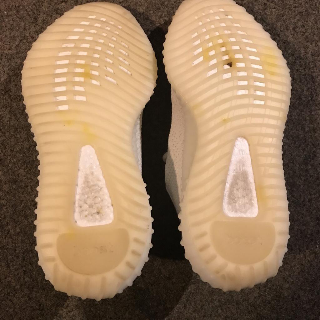 Yeezy cream hot sale white footlocker