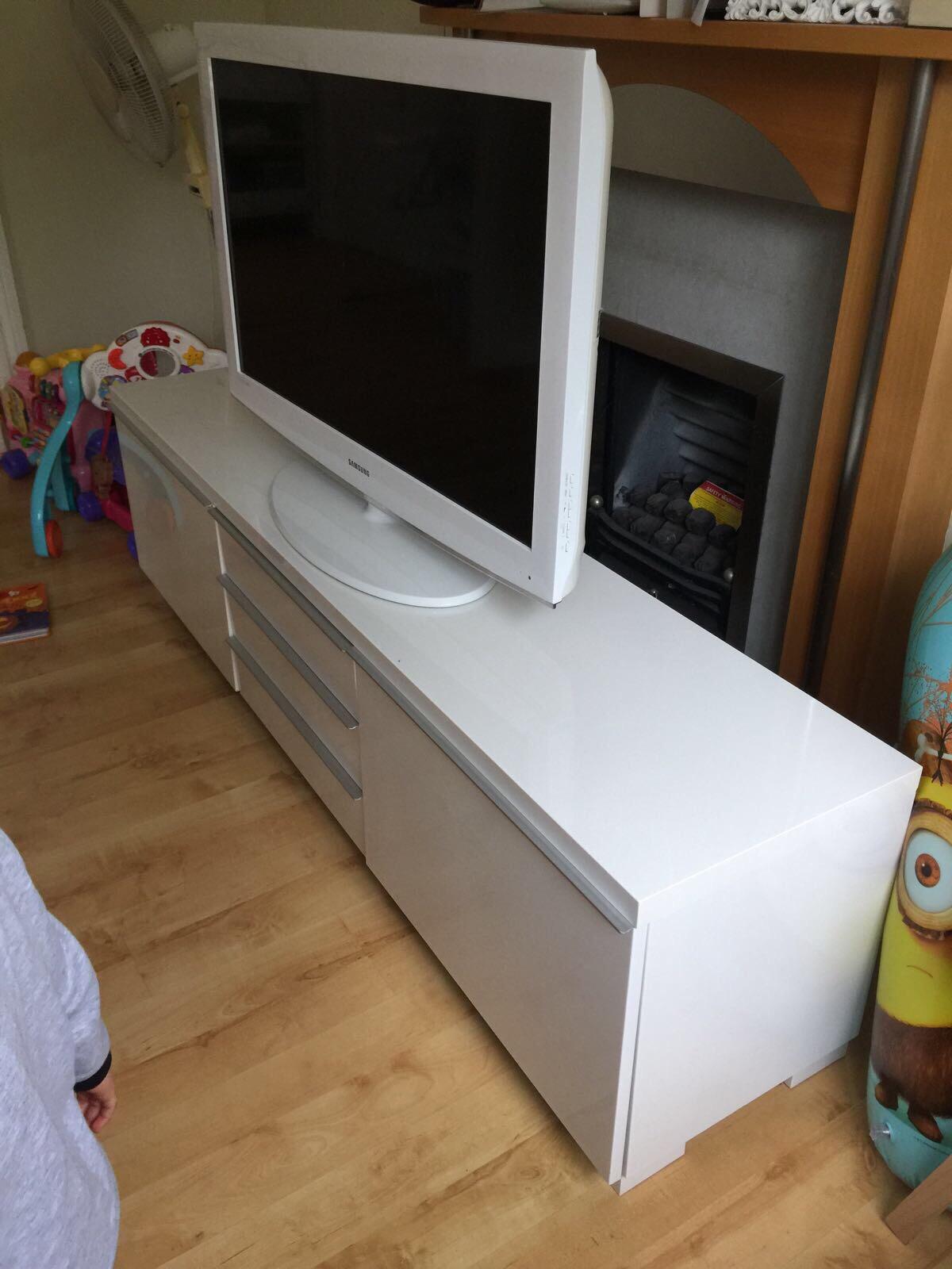 IKEA TV BESTA BURS IN GLOSS WHITE in SL5 Row for £60.00 for