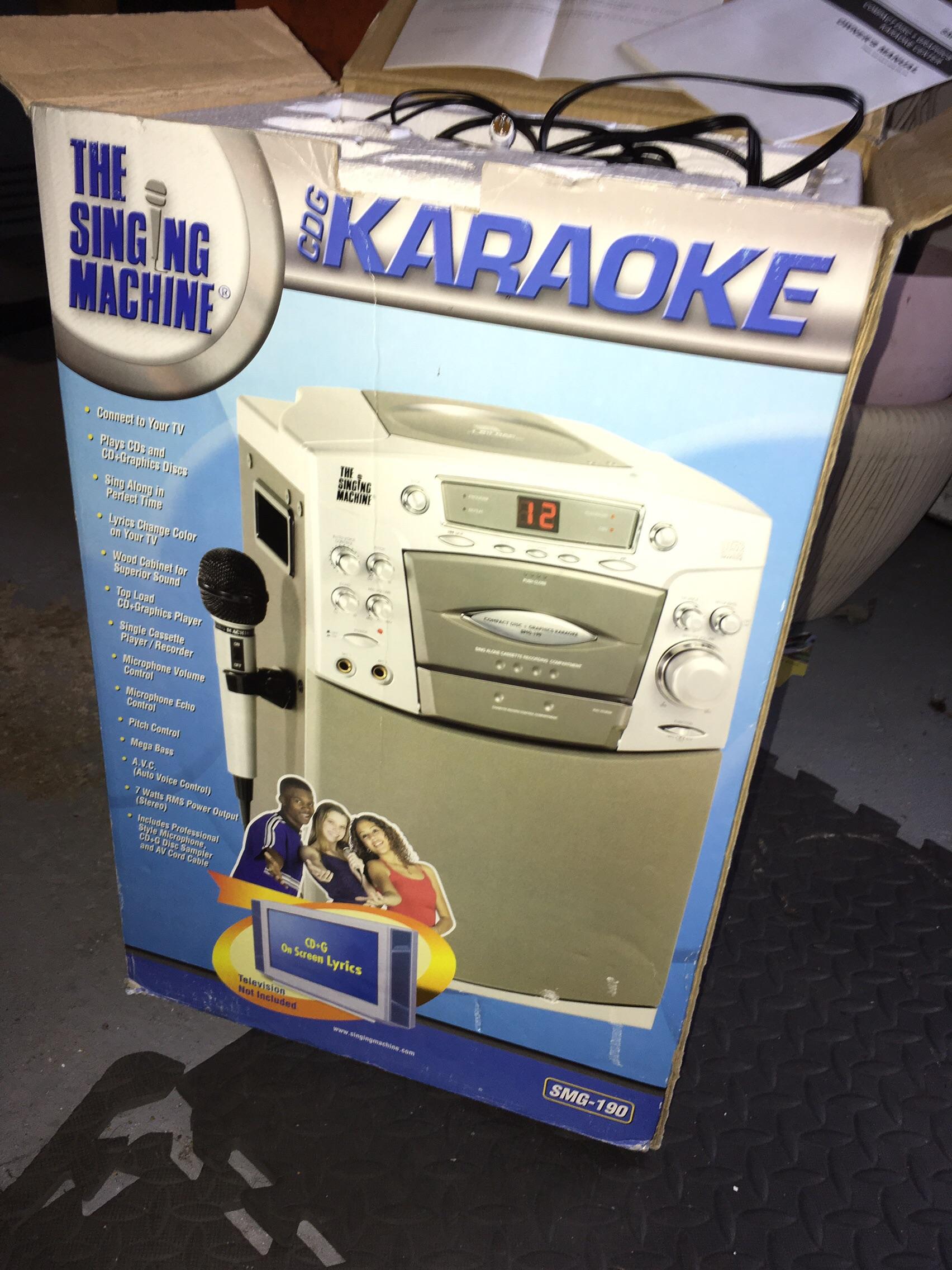 Karaoke The Singing Machine SMG 190 in St Helens for £15.00 for sale