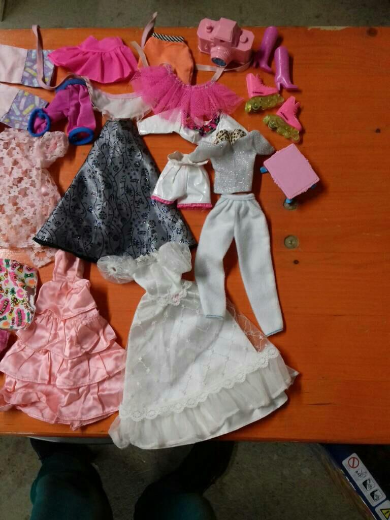 Barbie Klamotten in 71254 Ditzingen für 10,00 € zum Verkauf | Shpock DE