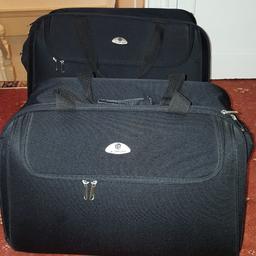 1 small is size 22" and 1 medium size is 24" suitcase
For storage one will fit inside each other
2 wheels on each and can be pulled behind you with handle.
Front compartment as well
Good condition
From pet and smoke free home
£20 for the two or ono