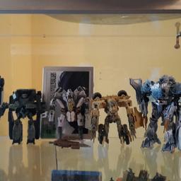 Verkaufe hier meine Transformers Figuren. Preise zwischen 10 und 40 euro

Ich besitze auch noch ein verpackten Optimus prime