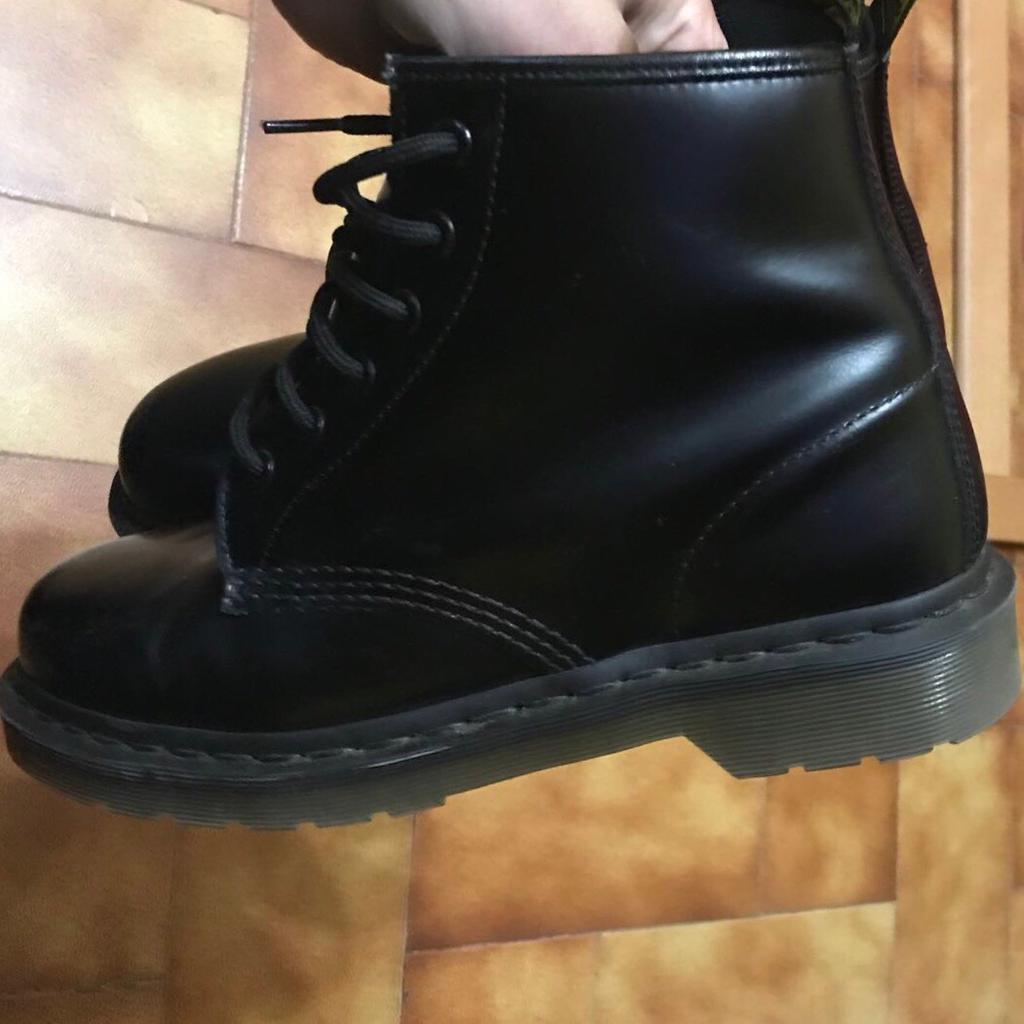 Le scarpe dottor on sale martens