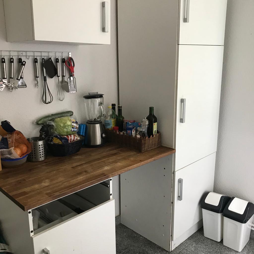 Küchenzeile zu verschenken inkl Kühlschrank in 76133 Karlsruhe für gratis zum Verkauf