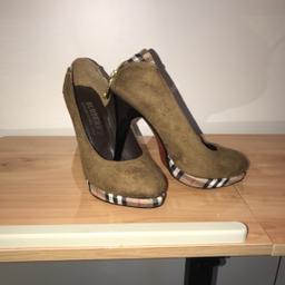 Schuh Frauen
Marke Burberry
Größe 38
Neu / Nie getragen