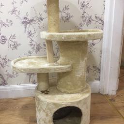 Cat tree. In very good condition. My cat does not want to use it. Collection N15
