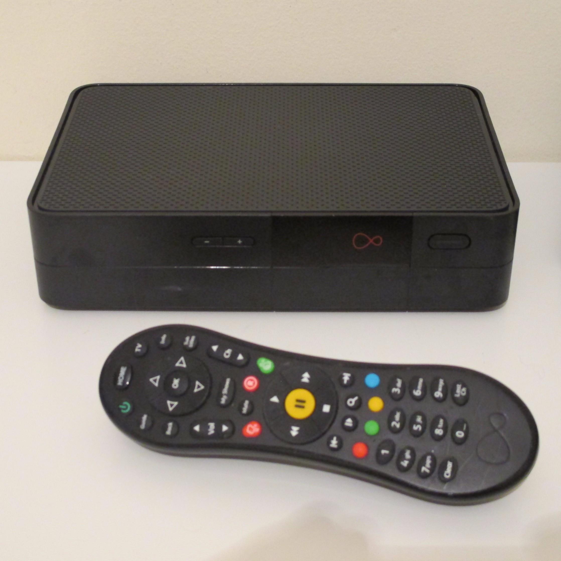 Virgin Box Arris 1TB HDD DCX960 V6 UHD4K TiV in WV4 Wolverhampton for £