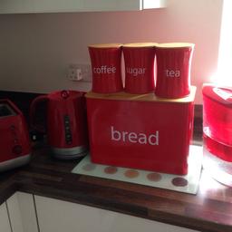 Morphy Richards kettle, toaster and
microwave. Everything works perfectly!
Bread, sugar, coffee and tea containers.
Water refill jug.
I'm selling due to change colour theme in my kitchen.