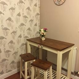 Shabby chic wooden breakfast bar
Cream chalk paint and vanished top
Used condition but well looked after
Smoke free home
Welcome to view
Collection Market Bosworth