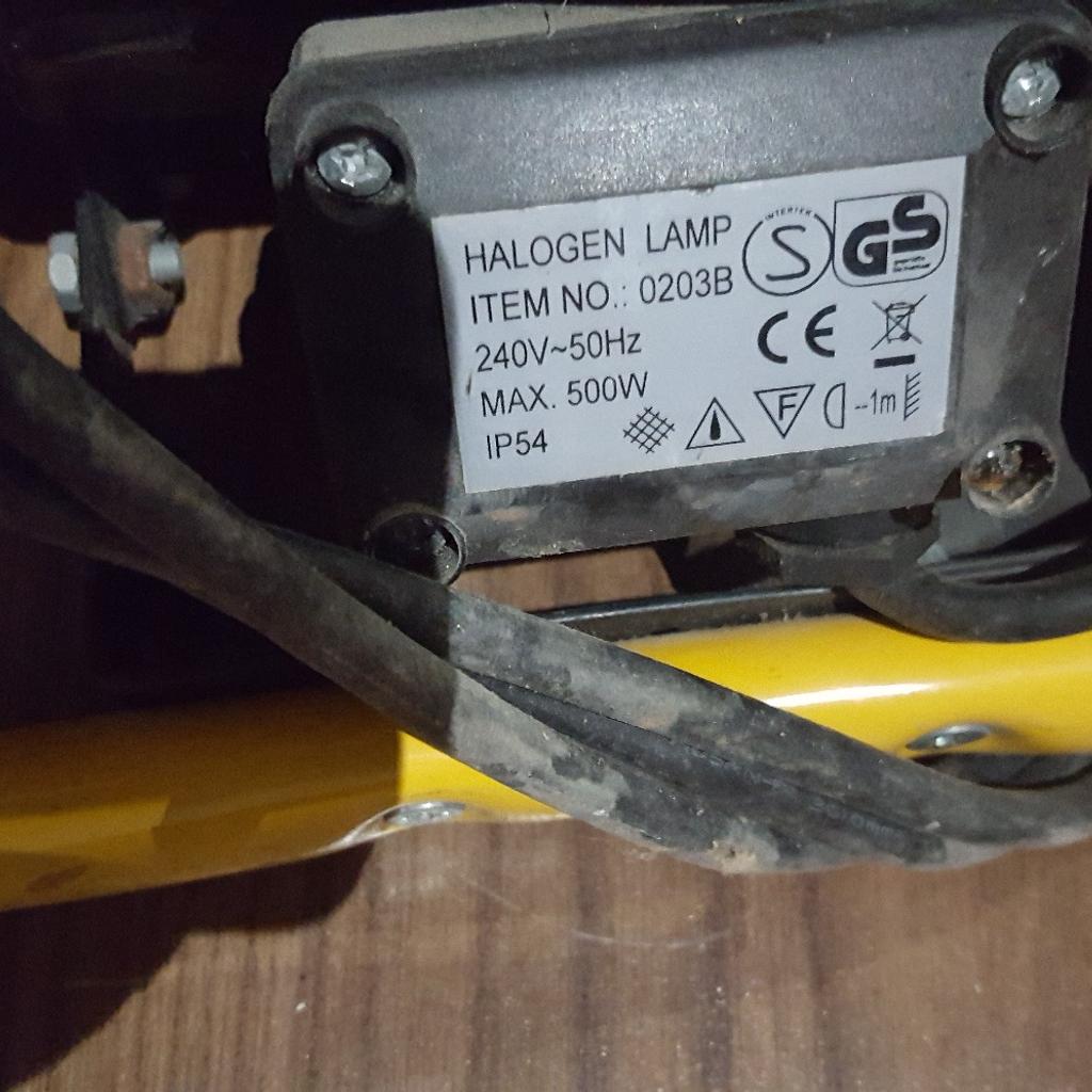 Flood light, need light bulb, good used condition, Local pick up from Leyton e10